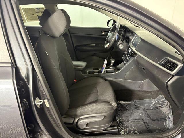 Photo of 2019 Platinum Graphite Kia Optima