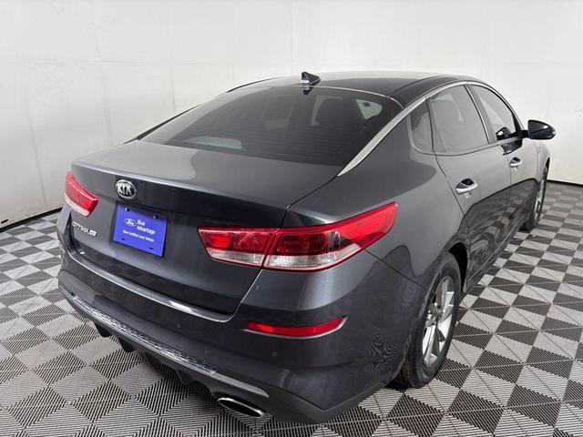 Photo of 2019 Platinum Graphite Kia Optima