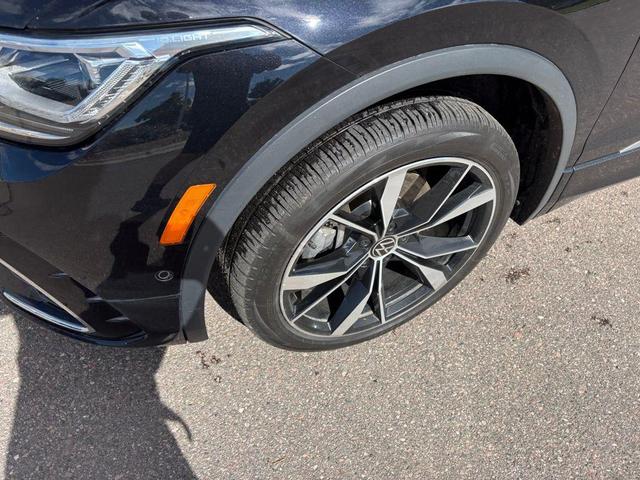 Photo of 2024 Deep Black Volkswagen Tiguan