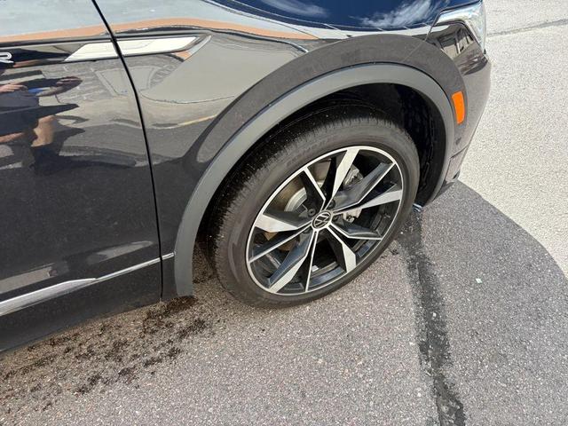 Photo of 2024 Deep Black Volkswagen Tiguan