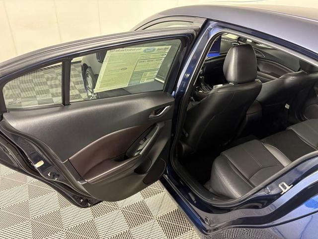 Photo of 2018 Deep Crystal Blue Mica Mazda Mazda3