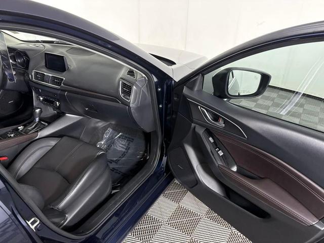 Photo of 2018 Deep Crystal Blue Mica Mazda Mazda3