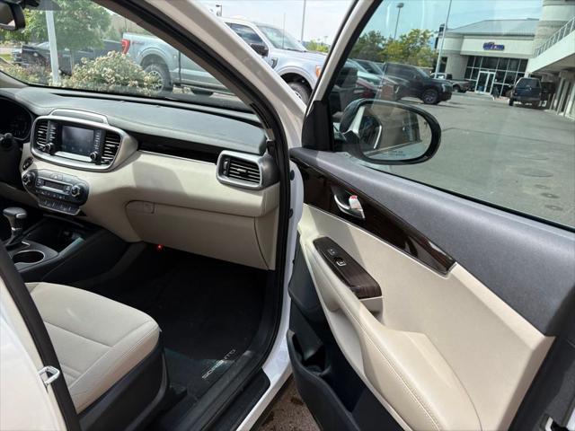 Photo of 2020 Snow White Pearl Kia Sorento