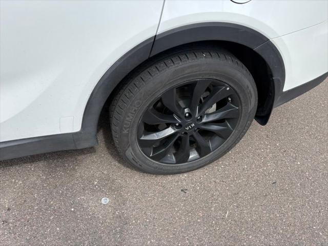 Photo of 2020 Snow White Pearl Kia Sorento