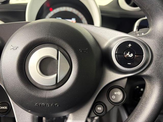Photo of 2018 Black smart ForTwo Electric Drive