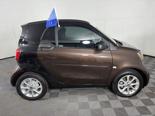 Photo of 2018 Black smart ForTwo Electric Drive
