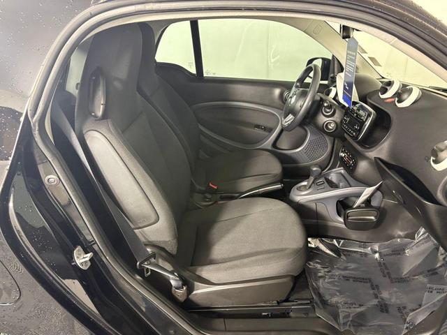 Photo of 2018 Black smart ForTwo Electric Drive