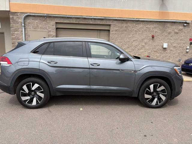 Photo of 2024 Gray Volkswagen Atlas Cross Sport