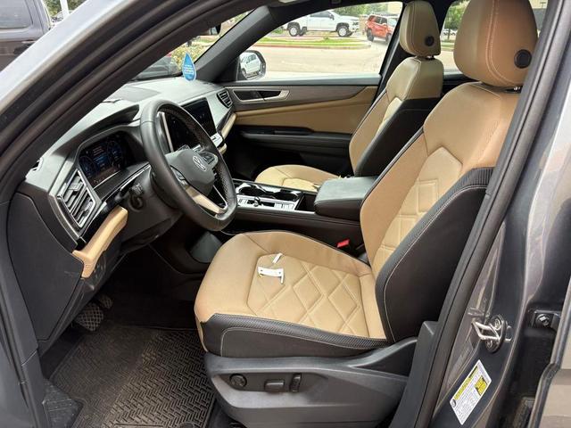 Photo of 2024 Gray Volkswagen Atlas Cross Sport