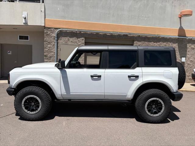 Photo of 2023 OXFORD WHITE Ford Bronco