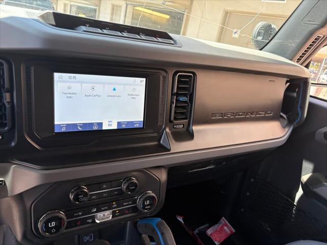 Photo of 2023 OXFORD WHITE Ford Bronco