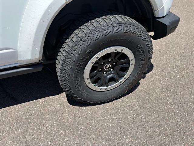 Photo of 2023 OXFORD WHITE Ford Bronco