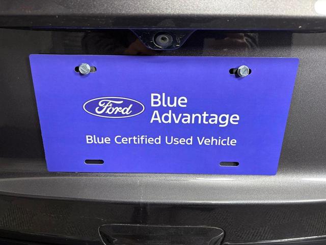 Photo of 2017 Granite Crystal Metallic Clearcoat Jeep Grand Cherokee