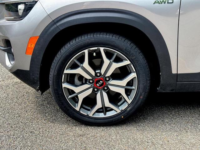 Photo of 2021 Steel Gray Kia Seltos
