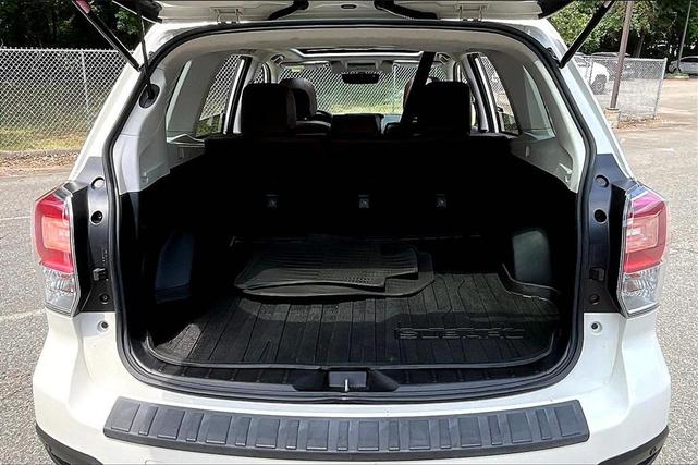 Photo of 2018 Crystal White Pearl Subaru Forester