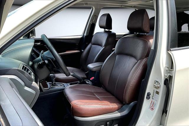 Photo of 2018 Crystal White Pearl Subaru Forester