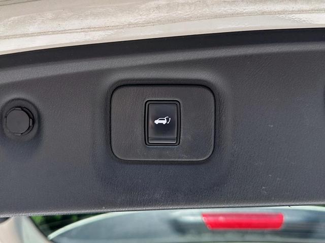 Photo of 2020 Majestic White INFINITI QX60
