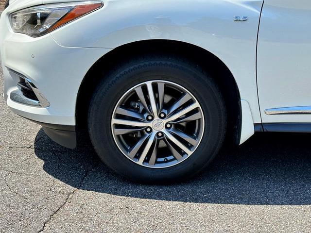Photo of 2020 Majestic White INFINITI QX60