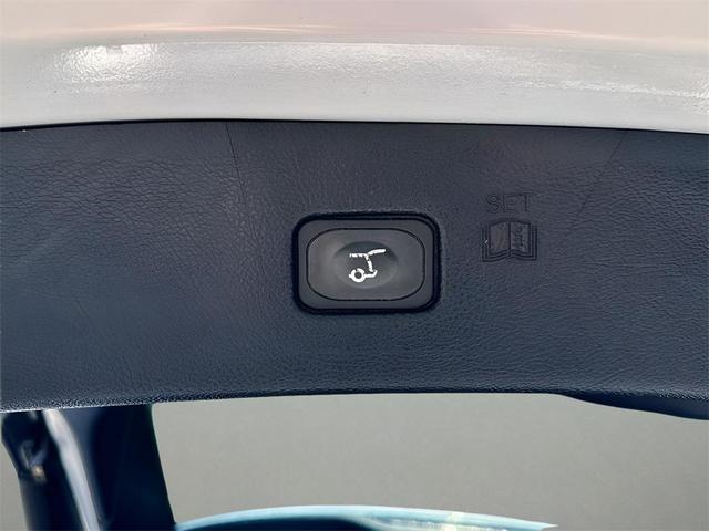 Photo of 2016 Ingot Silver Ford Edge