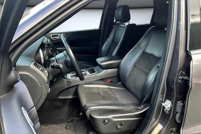 Photo of 2021 Granite Crystal Metallic Clearcoat Jeep Grand Cherokee