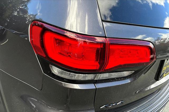 Photo of 2021 Granite Crystal Metallic Clearcoat Jeep Grand Cherokee