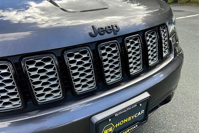 Photo of 2021 Granite Crystal Metallic Clearcoat Jeep Grand Cherokee