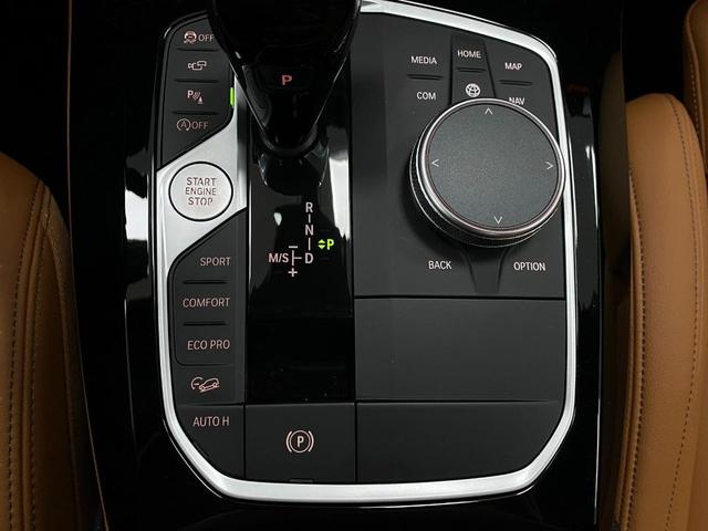 Photo of 2022 Alpine White BMW X4