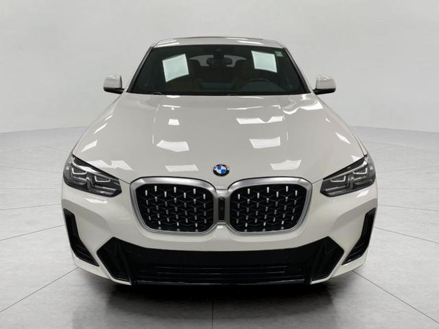 Photo of 2022 Alpine White BMW X4