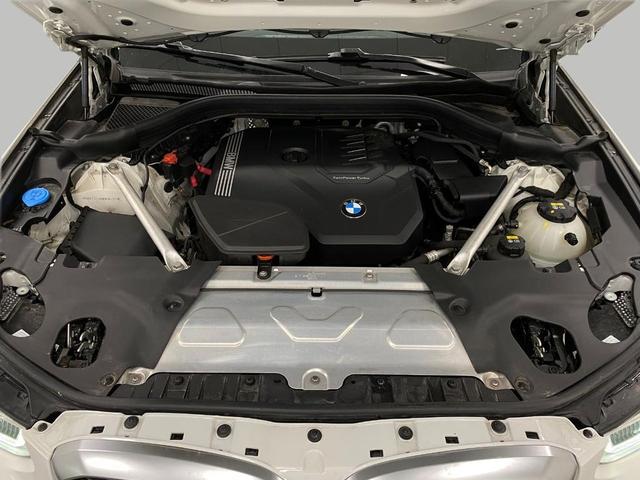 Photo of 2022 Alpine White BMW X4