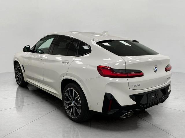 Photo of 2022 Alpine White BMW X4