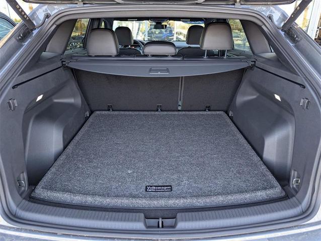 Photo of 2024 Platinum Gray Metallic Volkswagen Atlas Cross Sport
