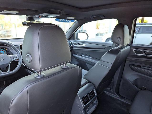 Photo of 2024 Platinum Gray Metallic Volkswagen Atlas Cross Sport
