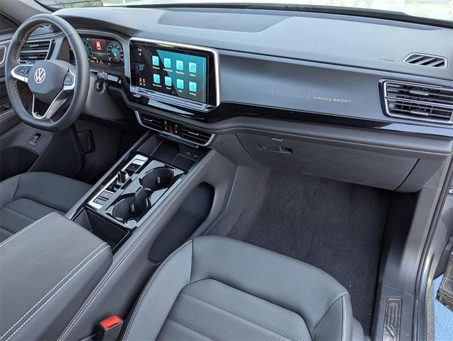 Photo of 2024 Platinum Gray Metallic Volkswagen Atlas Cross Sport