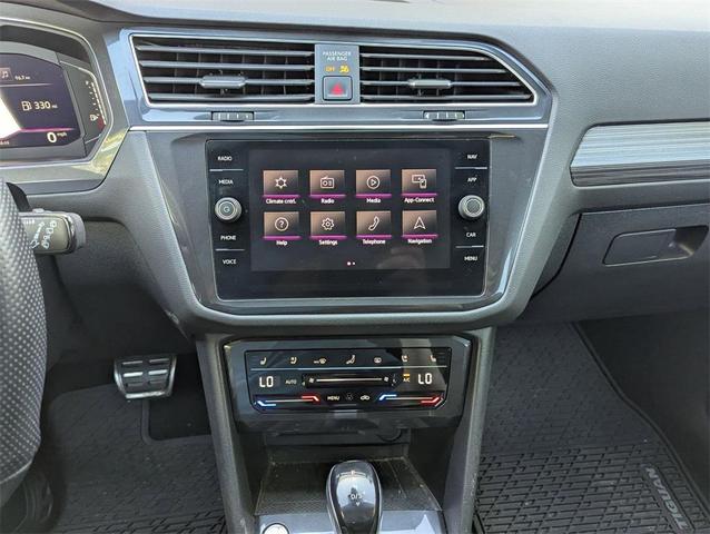 Photo of 2022 Platinum Gray Metallic Volkswagen Tiguan
