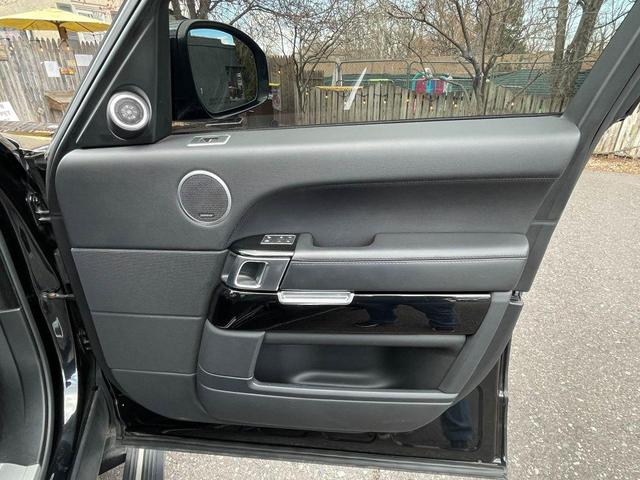 Photo of 2016 BLACK Land Rover Range Rover