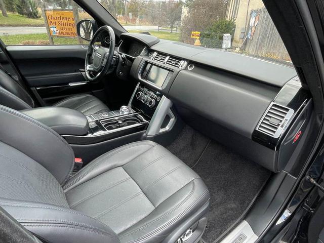 Photo of 2016 BLACK Land Rover Range Rover