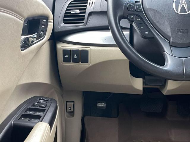 Photo of 2014 MAROON Acura RDX