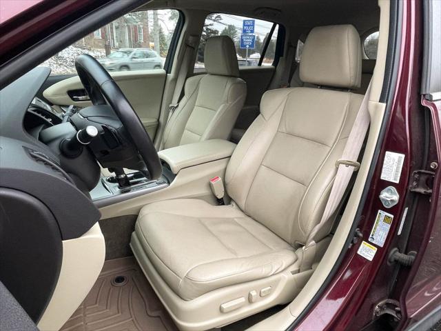 Photo of 2014 MAROON Acura RDX