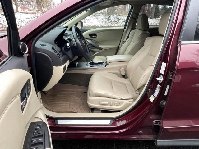 Photo of 2014 MAROON Acura RDX