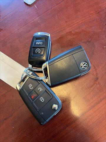 Photo of 2021 PURE WHITE Volkswagen Tiguan