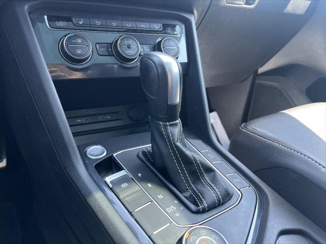 Photo of 2021 PURE WHITE Volkswagen Tiguan