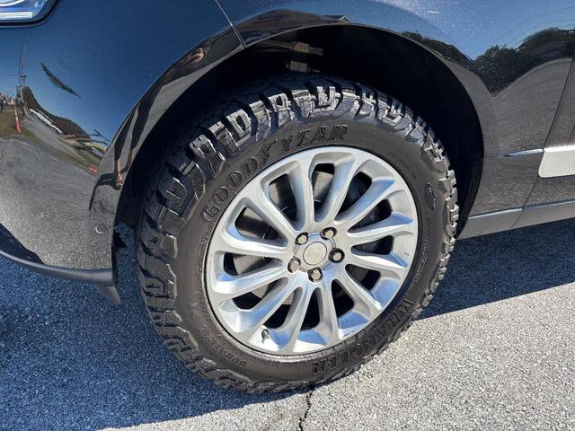 Photo of 2015 Santorini Black Metallic Land Rover Range Rover