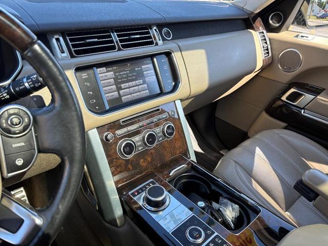 Photo of 2015 Santorini Black Metallic Land Rover Range Rover