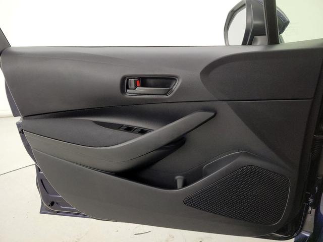 Photo of 2022 Blue Toyota Corolla Hybrid