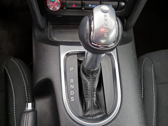 Photo of 2020 White Ford Mustang