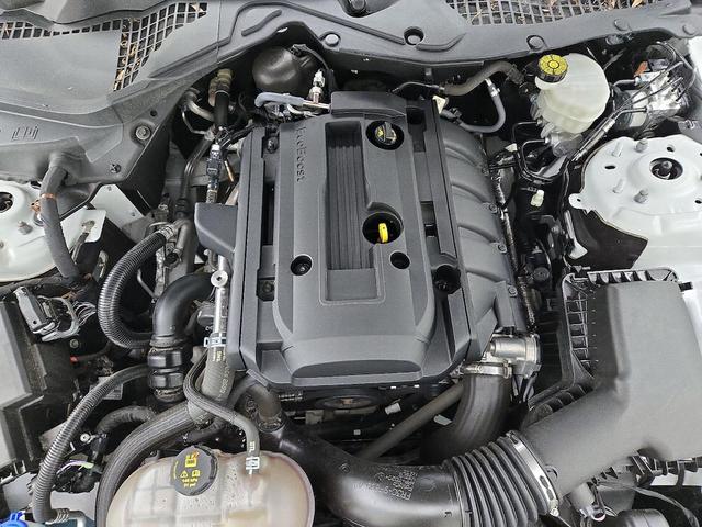 Photo of 2020 White Ford Mustang