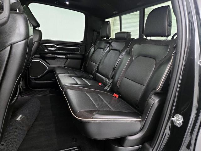 Photo of 2019 Black RAM 1500