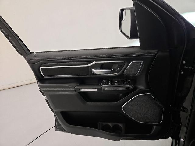 Photo of 2019 Black RAM 1500