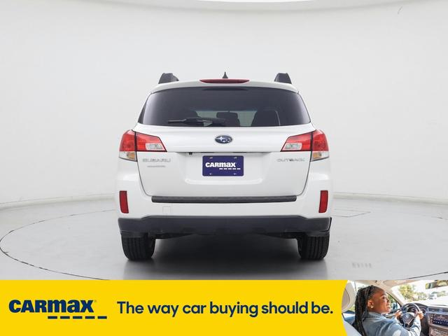 Photo of 2014 White Subaru Outback