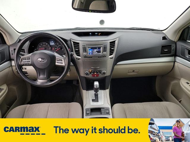 Photo of 2014 White Subaru Outback